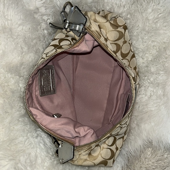 Coach Signature Light Khaki Multicolor Stripe Shoulder Hobo bag *NEVER USED* - Picture 6 of 7